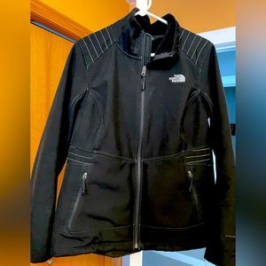 Women’s North Face medium weight jacket.